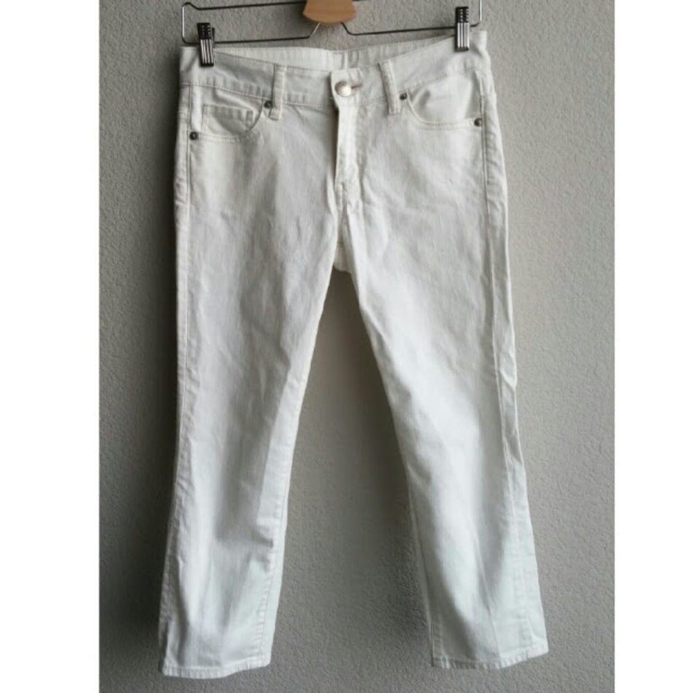 UNIQLO White Capri Jeans